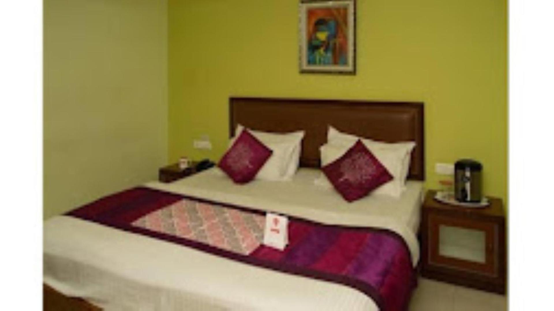 Gokul Plaza Hotel Bhubaneswar Exterior photo